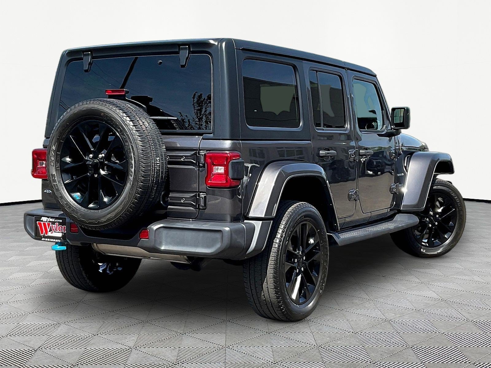 Used 2023 Jeep Wrangler Unlimited Sahara AWD/4WD image 6