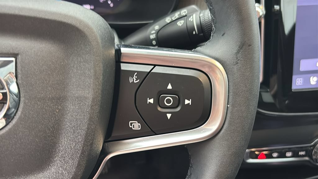 Certified 2024 Volvo XC40 B5 Plus w/ Protection Package Premier AWD/4WD image 21