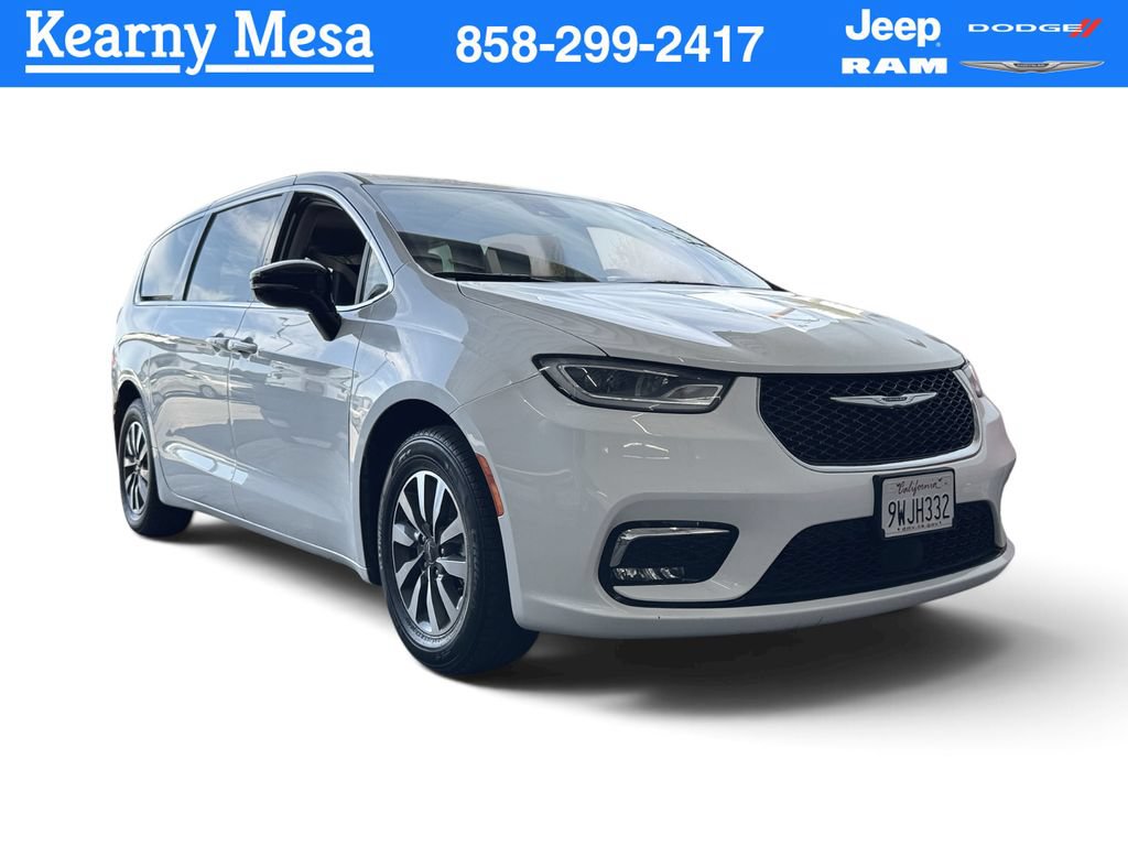 Used 2024 Chrysler Pacifica Limited