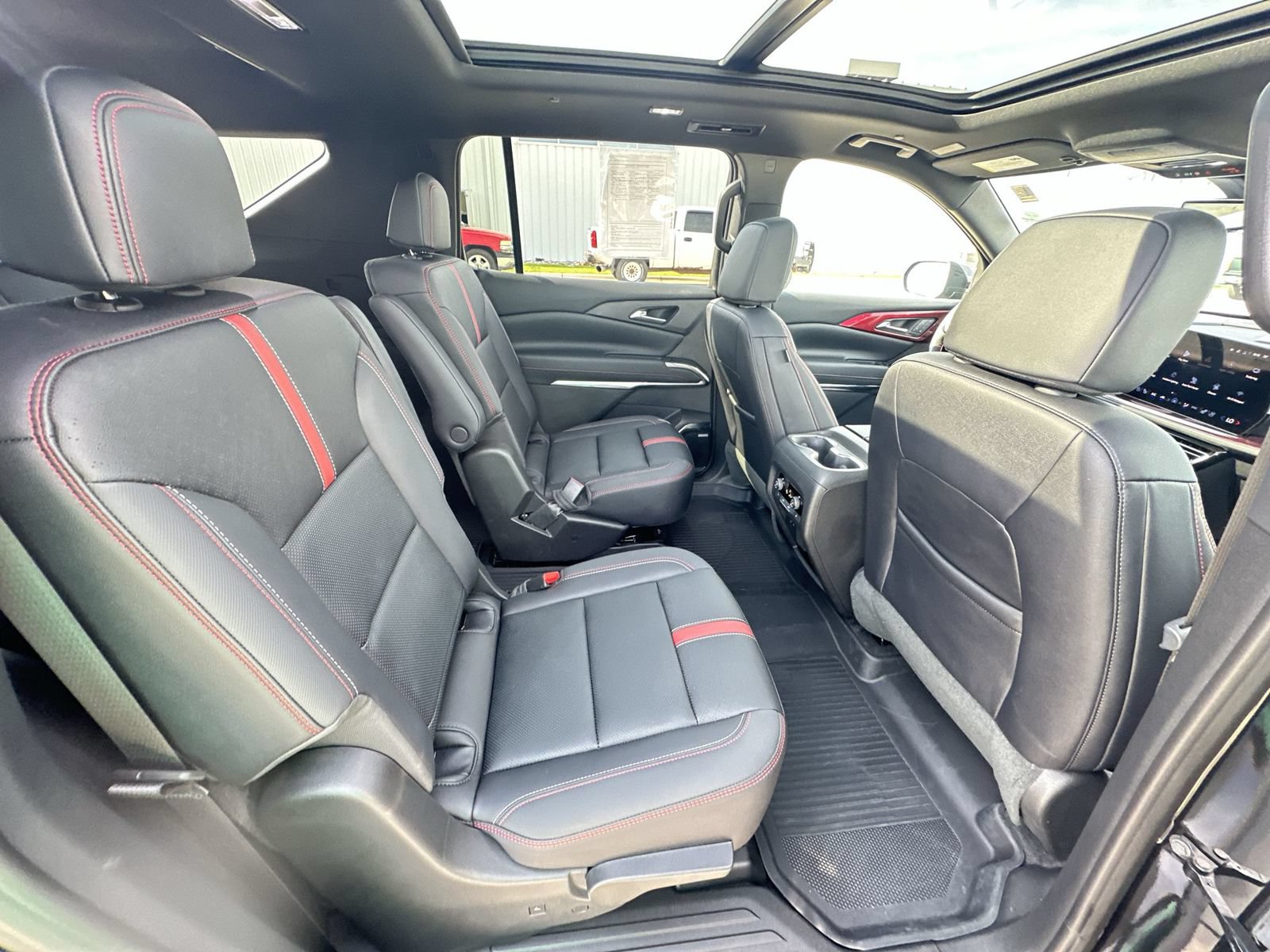Certified 2026 Chevrolet Traverse RS w/ LPO, Floor Liner Package AWD/4WD image 27