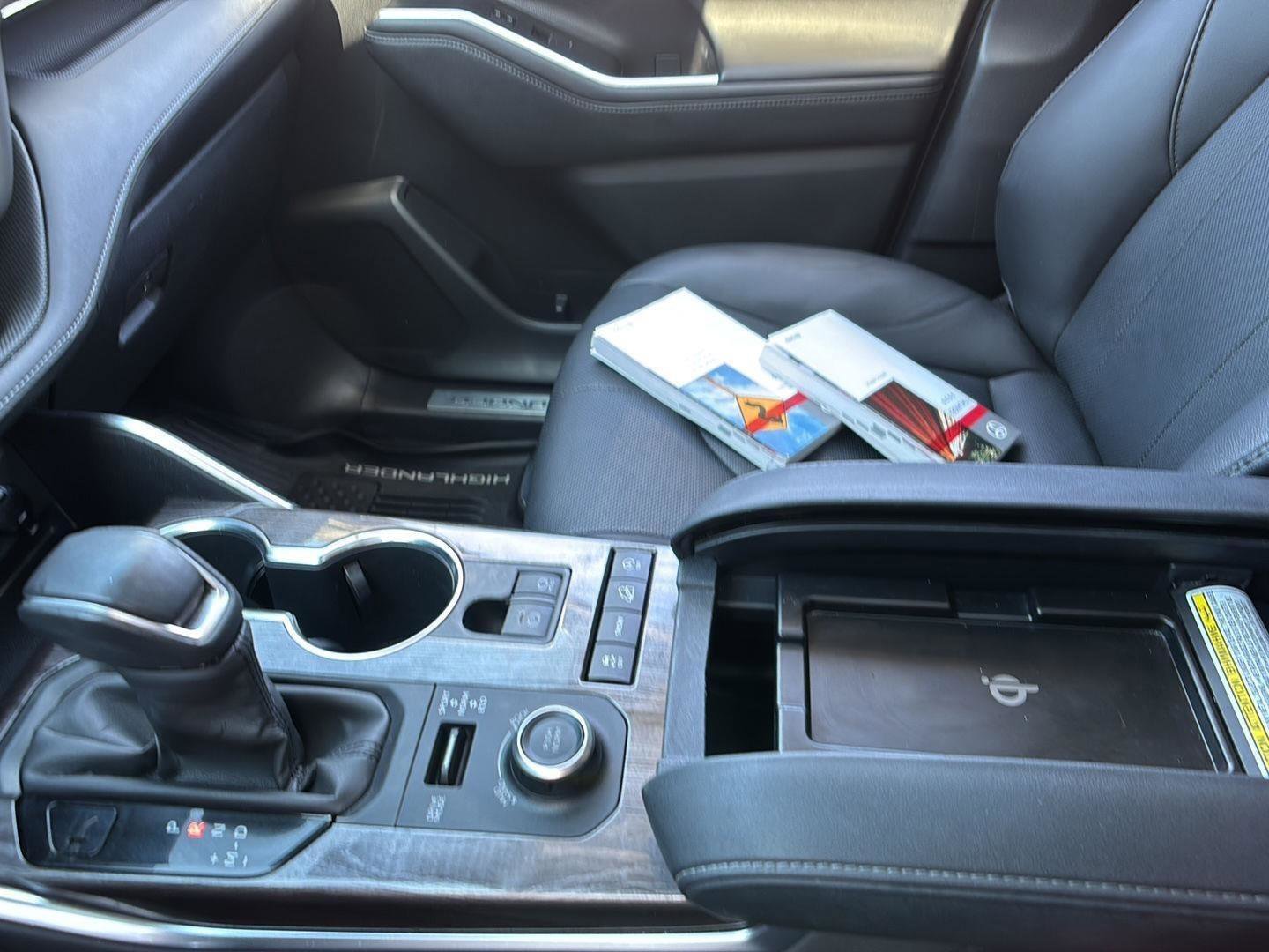 Used 2020 Toyota Highlander Limited image 21