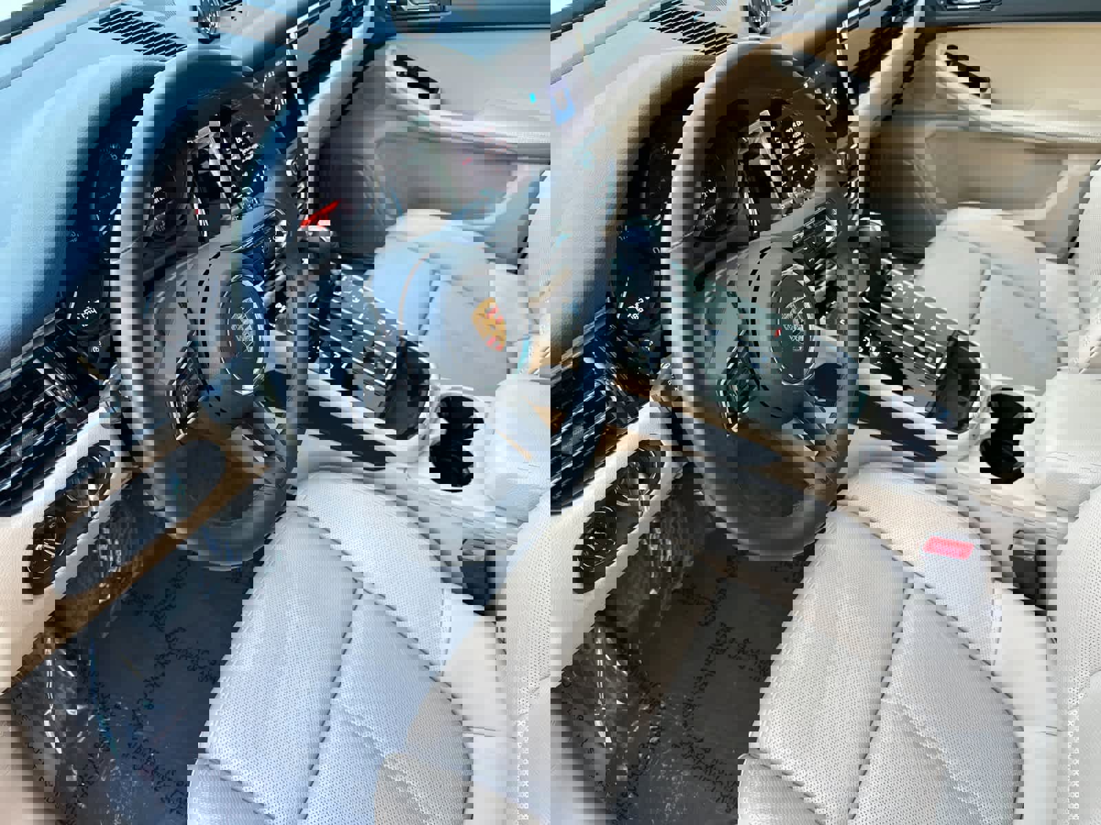 Used 2025 Porsche Macan image 4