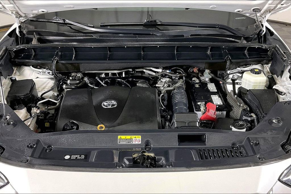 Used 2021 Toyota Highlander Limited image 13