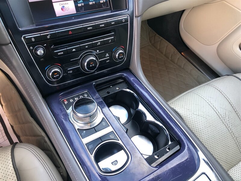 Used 2012 Jaguar XJ L RWD image 12