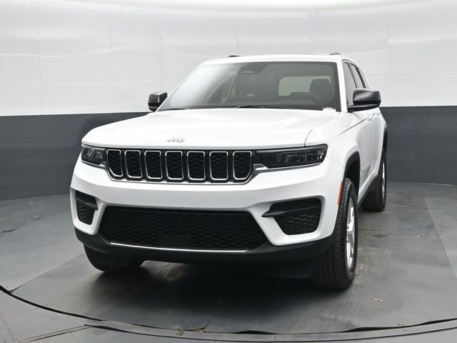 New 2025 Jeep Grand Cherokee Laredo image 8