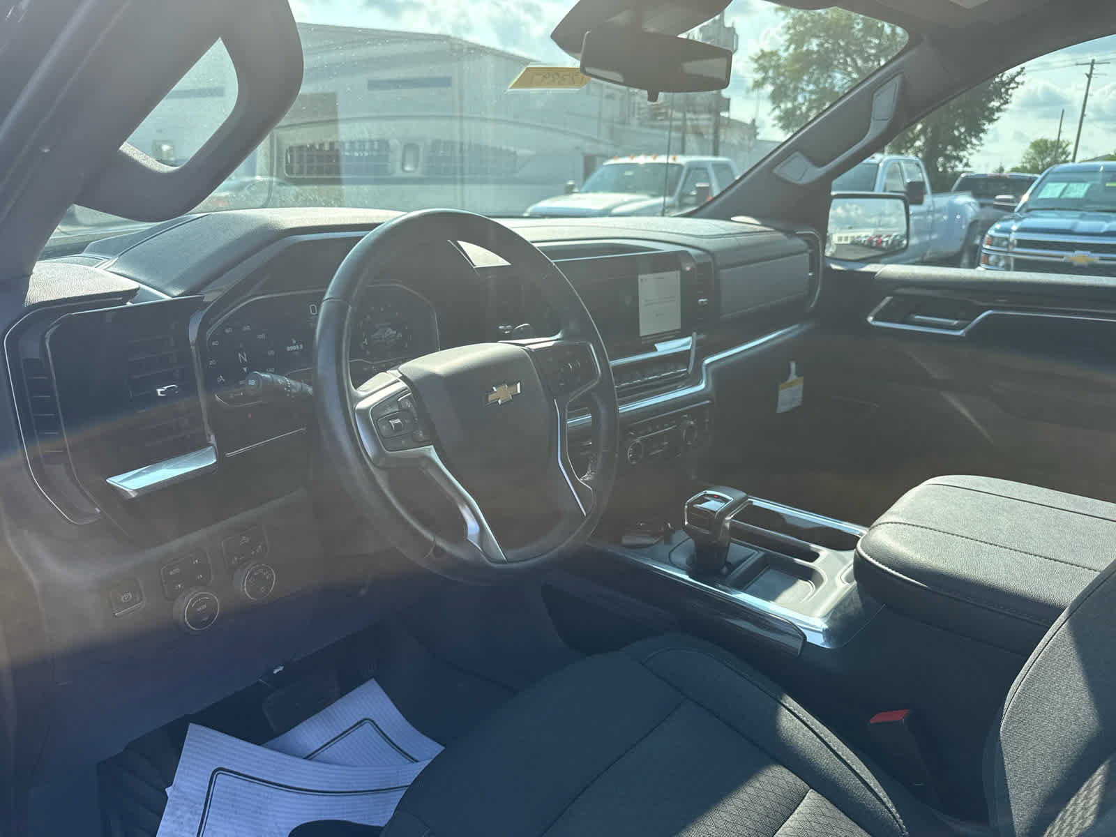 Certified 2023 Chevrolet Silverado 1500 LT AWD/4WD image 11