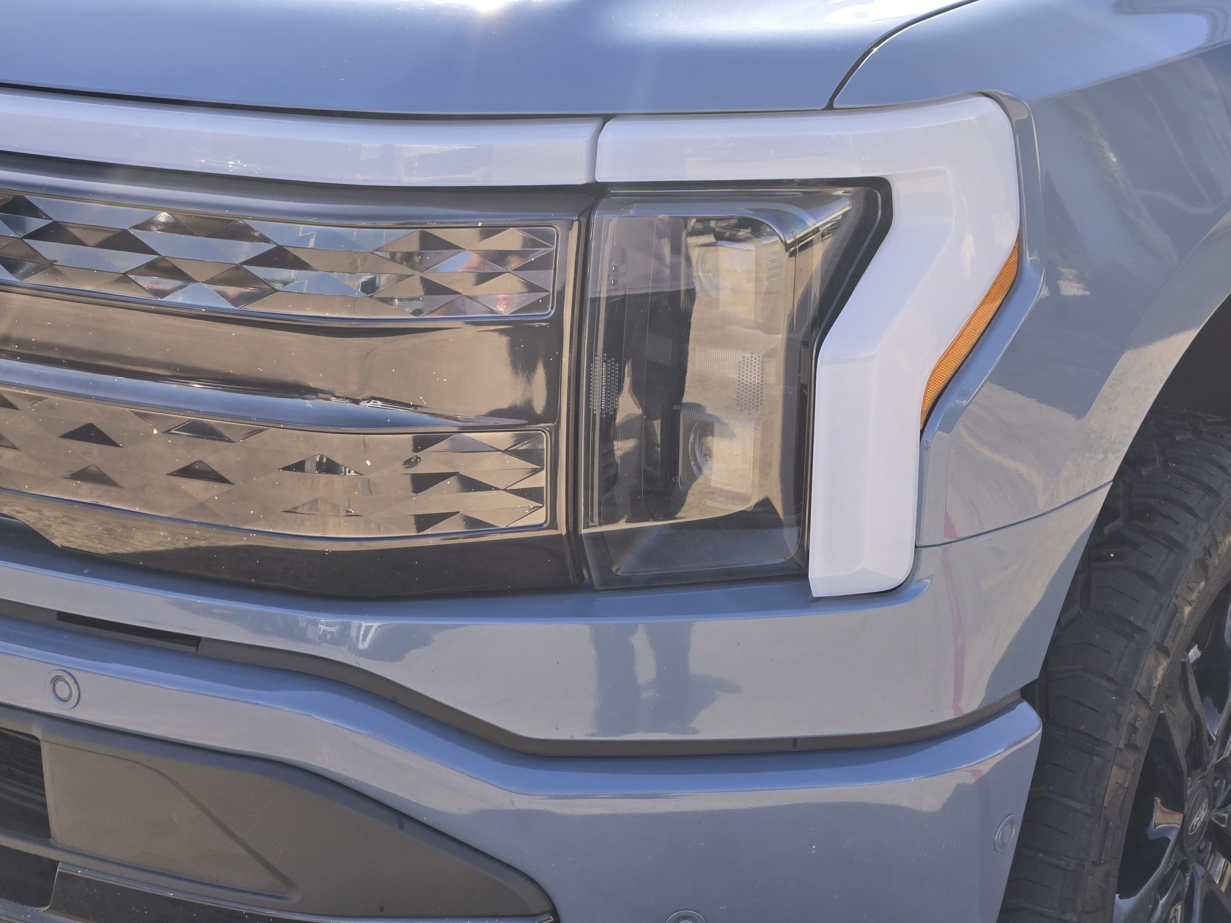 Used 2023 Ford F150 Lightning Platinum AWD/4WD image 6