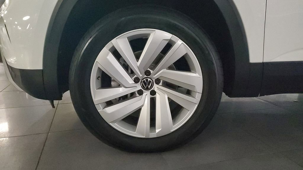 Used 2022 Volkswagen Atlas Cross Sport SE image 6