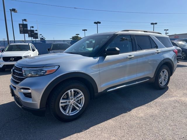 Used 2023 Ford Explorer XLT w/ Equipment Group 202A image 7