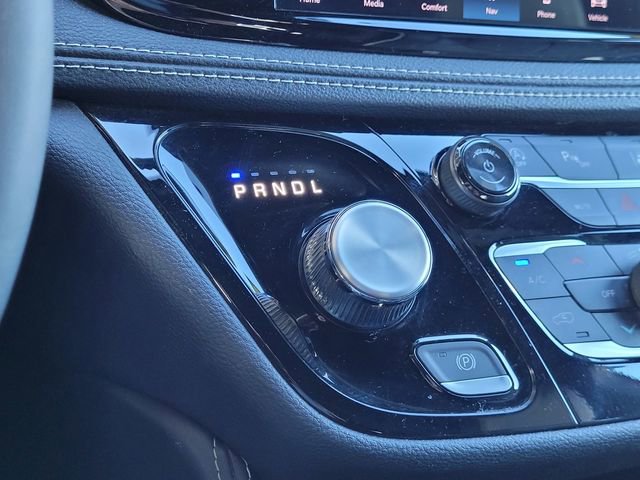 Certified 2025 Chrysler Pacifica Limited image 12