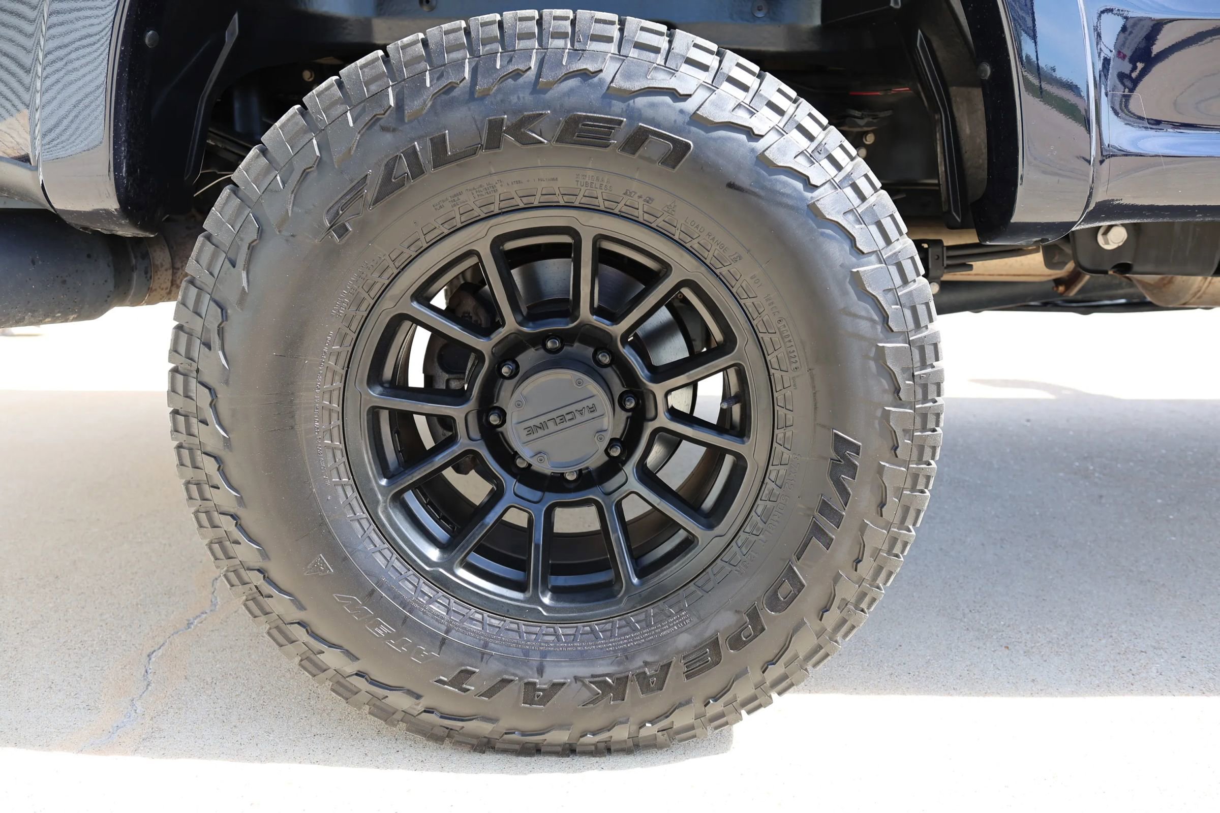 Used 2021 Ford F350 Platinum w/ Tremor Off-Road Package image 32