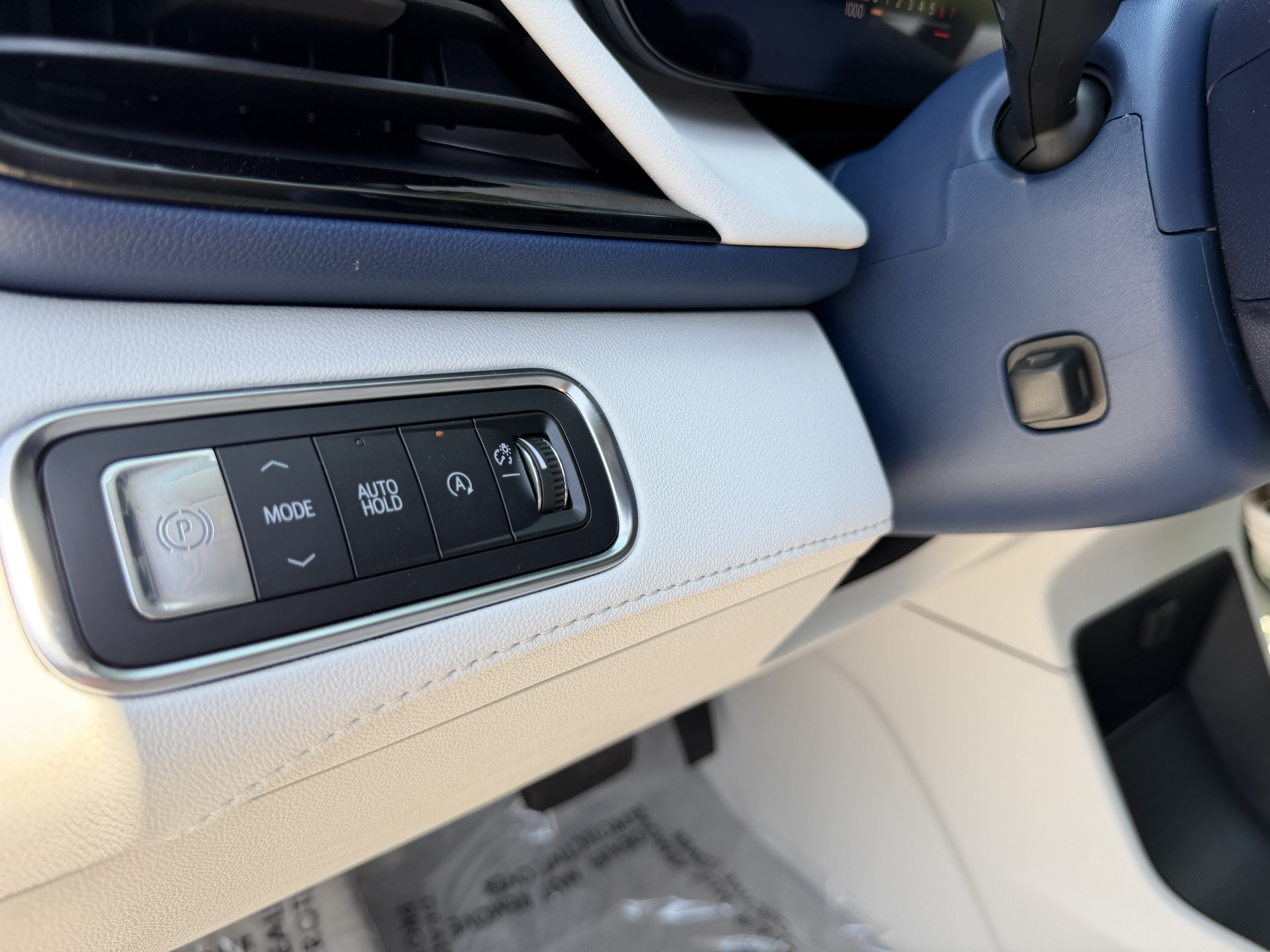 New 2026 Buick Enclave Avenir w/ Super Cruise Package FWD image 12