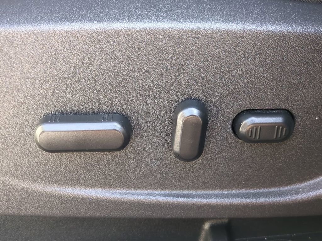 Used 2018 Ford Escape SE image 19