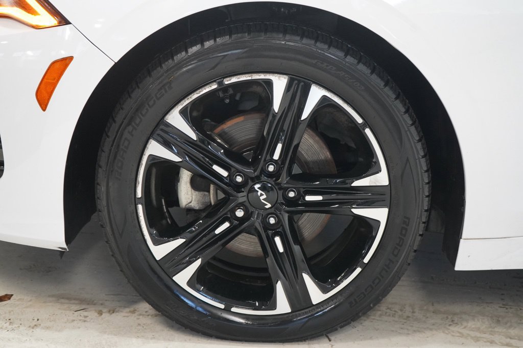 Used 2022 Kia K5 GT-Line AWD/4WD image 13