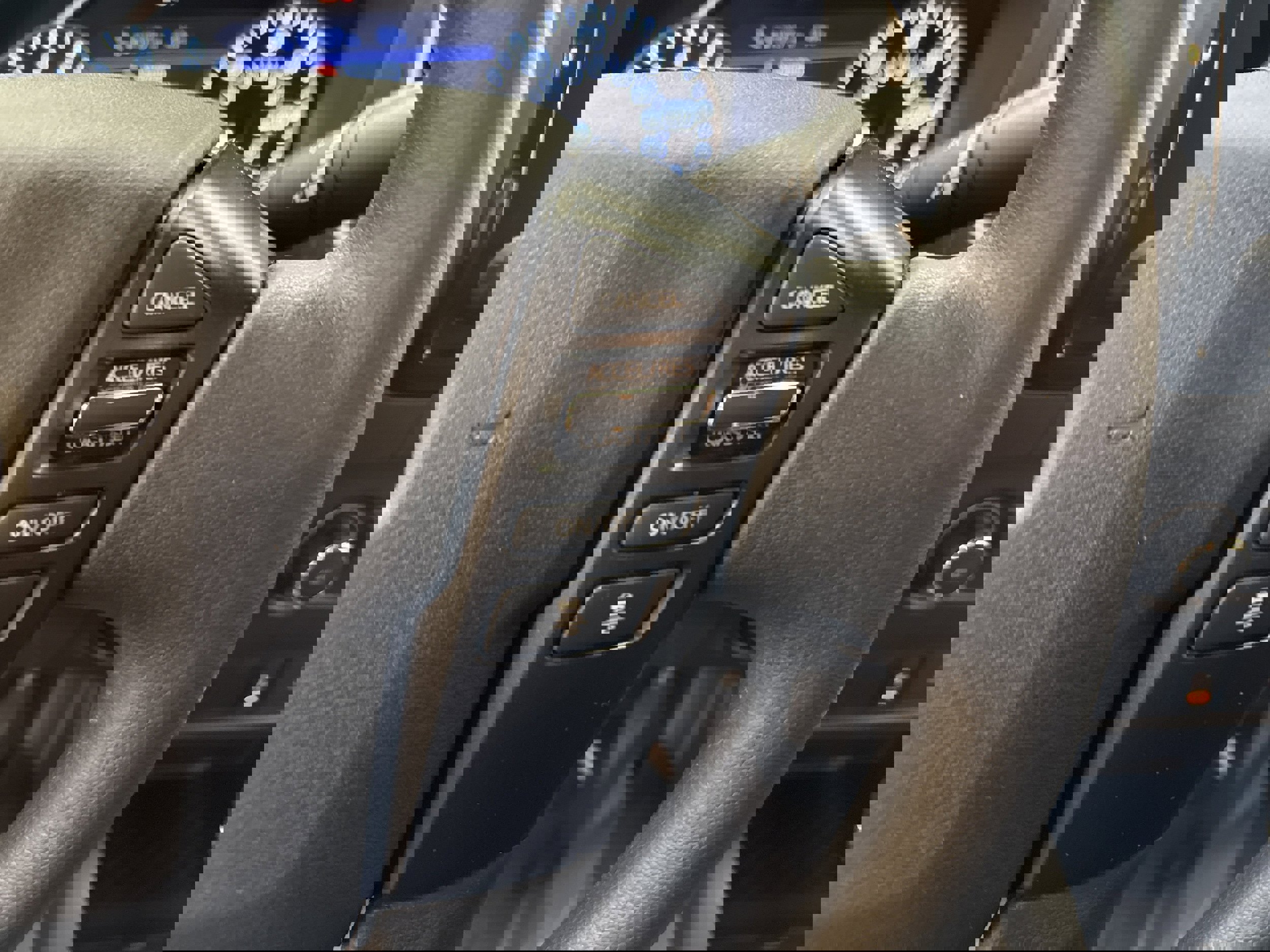 Used 2024 Nissan Frontier SV w/ Technology Package image 30