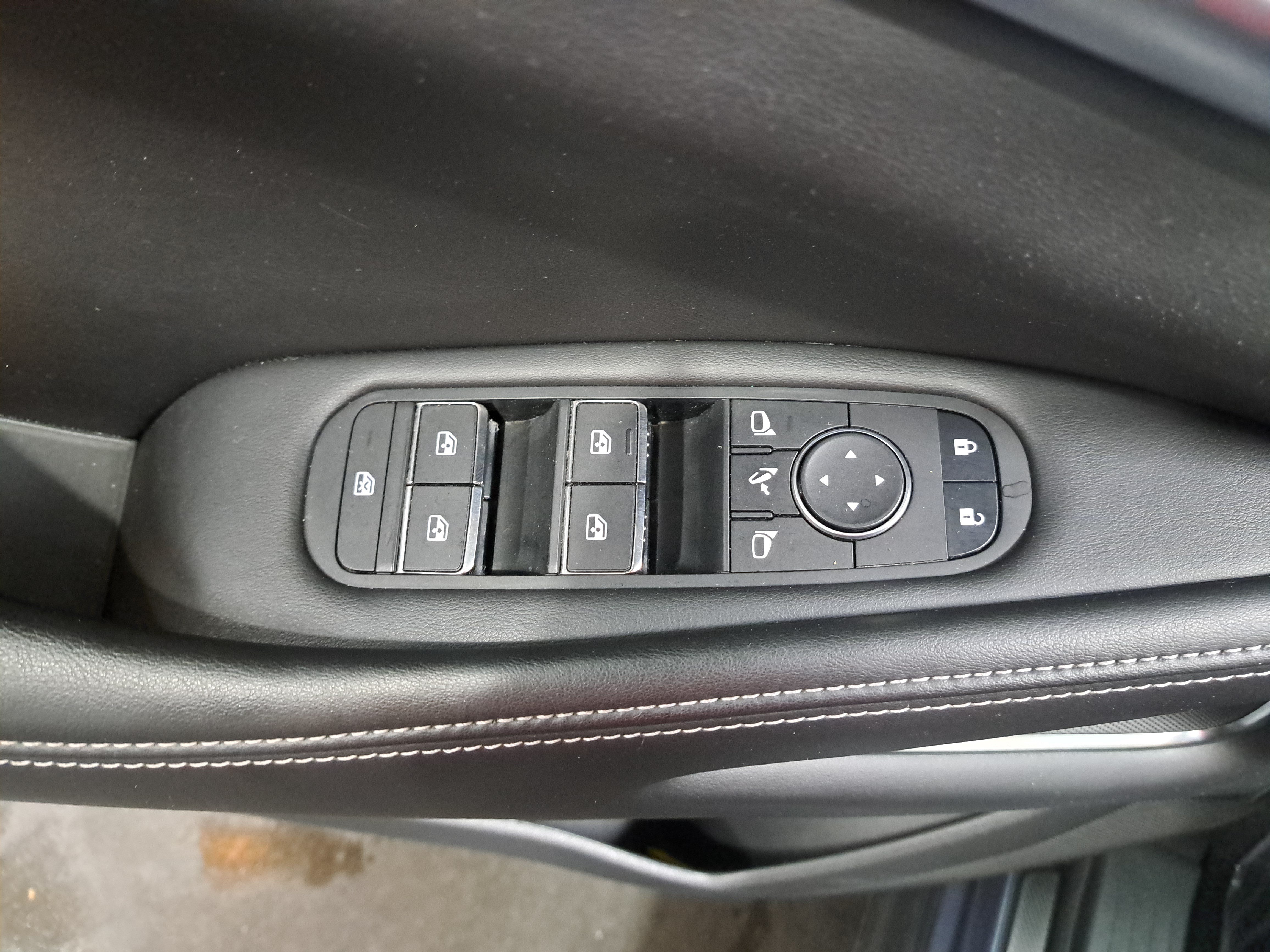 Used 2023 INFINITI QX60 Sensory w/ Vision Package AWD/4WD image 28