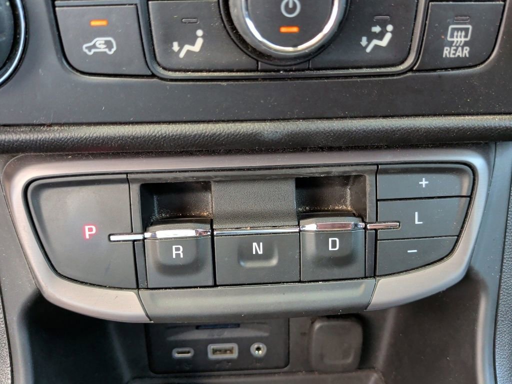 Used 2023 GMC Terrain AT4 image 27