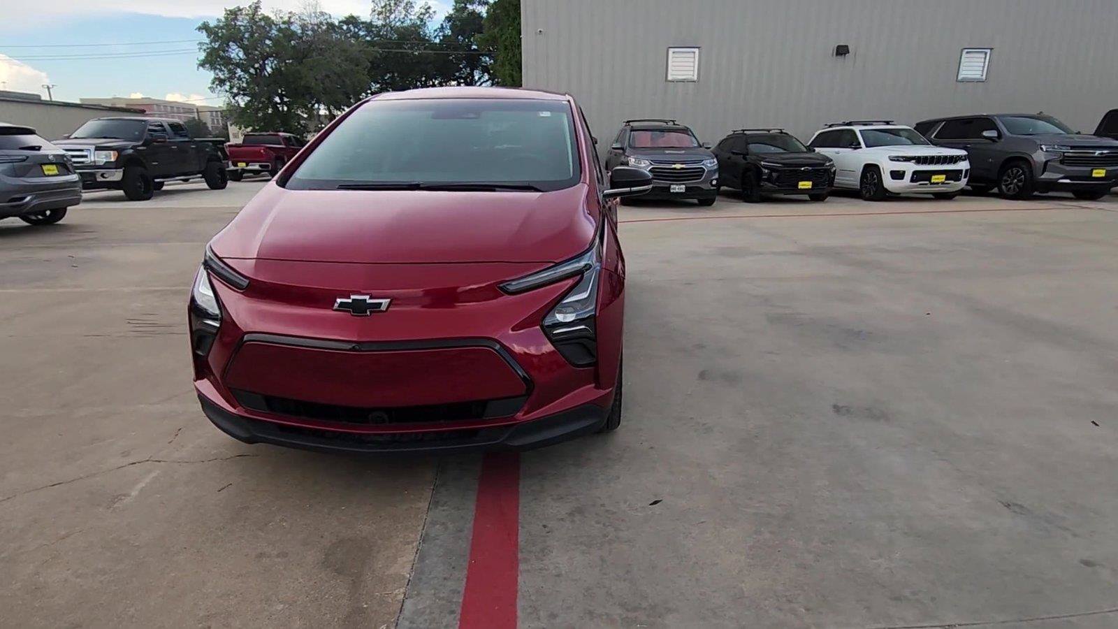 Used 2023 Chevrolet Bolt LT w/ Infotainment Package FWD image 3