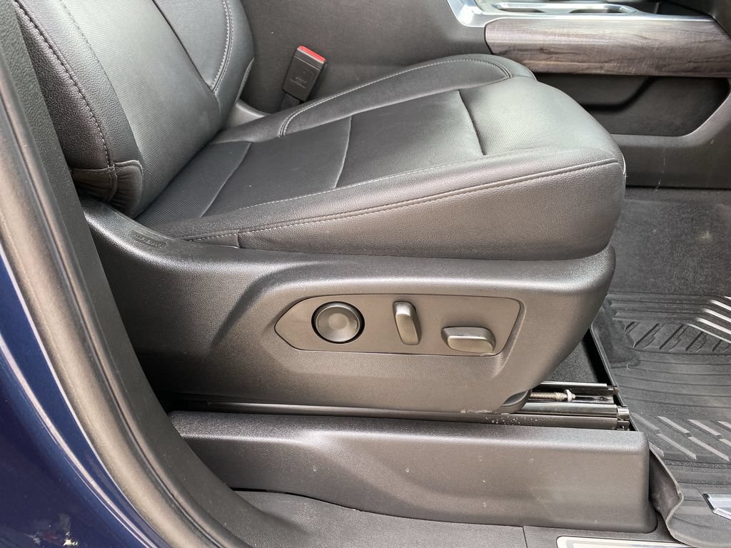 Used 2022 Chevrolet Silverado 1500 LTZ AWD/4WD image 34