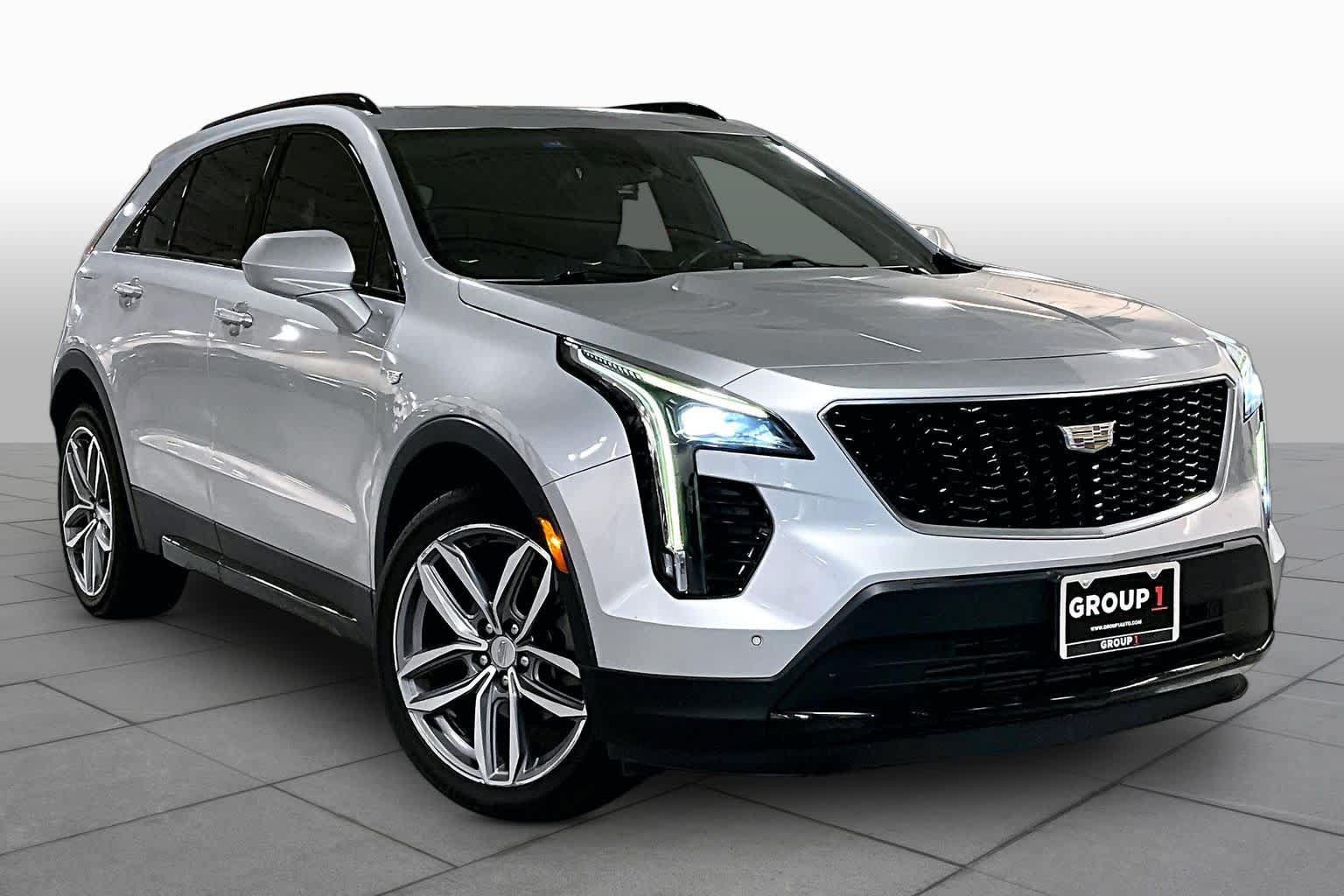 Used 2019 Cadillac XT4 Sport w/ Cold Weather Package FWD image 3