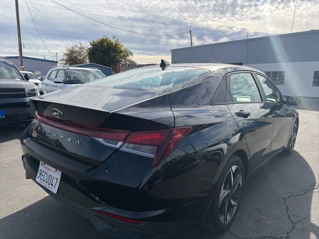 Used 2023 Hyundai Elantra SEL w/ Convenience Package image 4