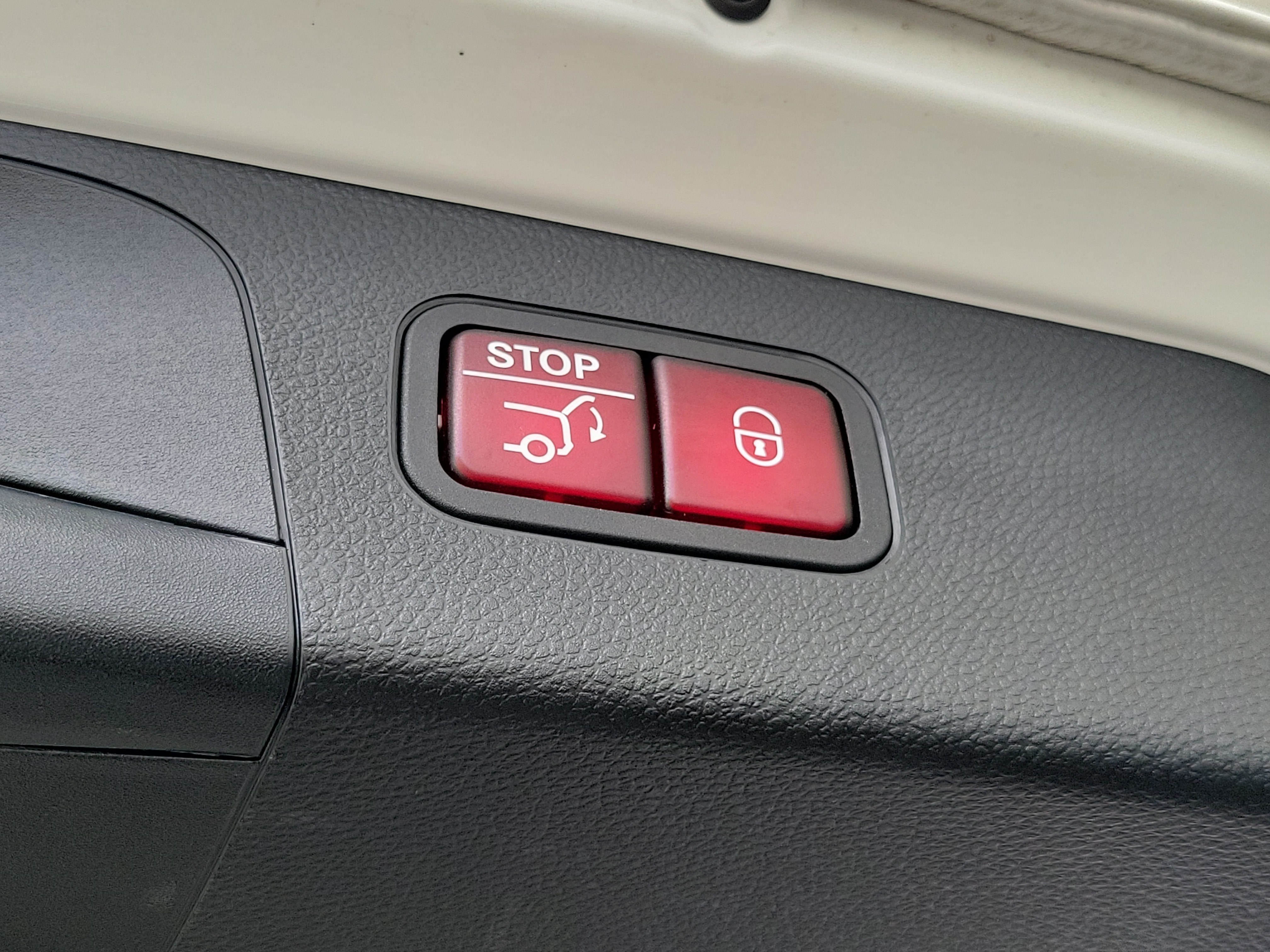 Used 2022 Mercedes-Benz GLC 300 image 7