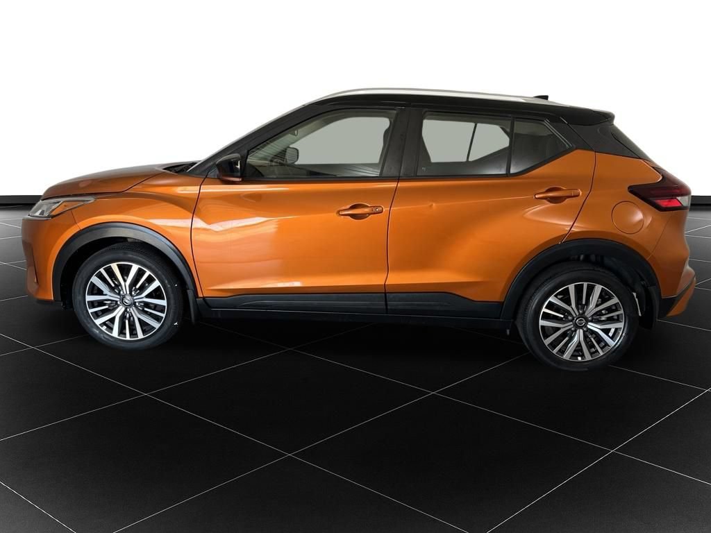 Used 2021 Nissan Kicks SV FWD image 2