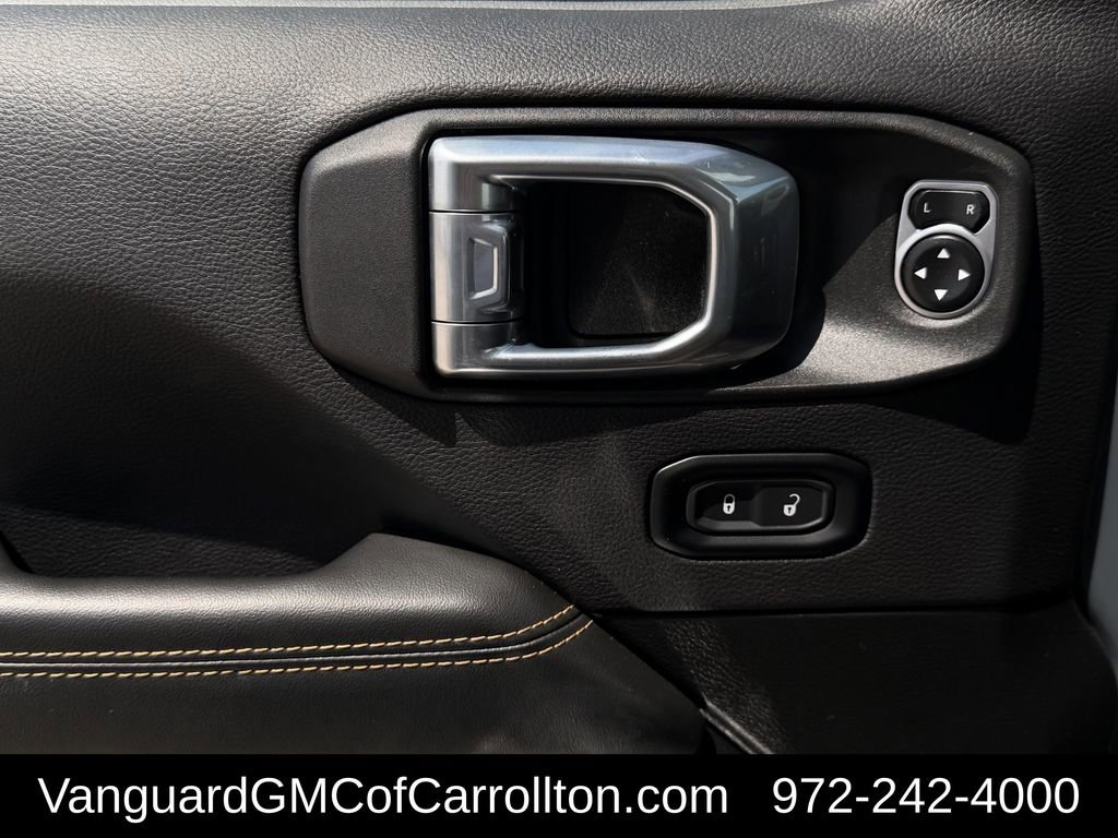 Used 2024 Jeep Wrangler Sahara w/ Technology Group AWD/4WD image 29