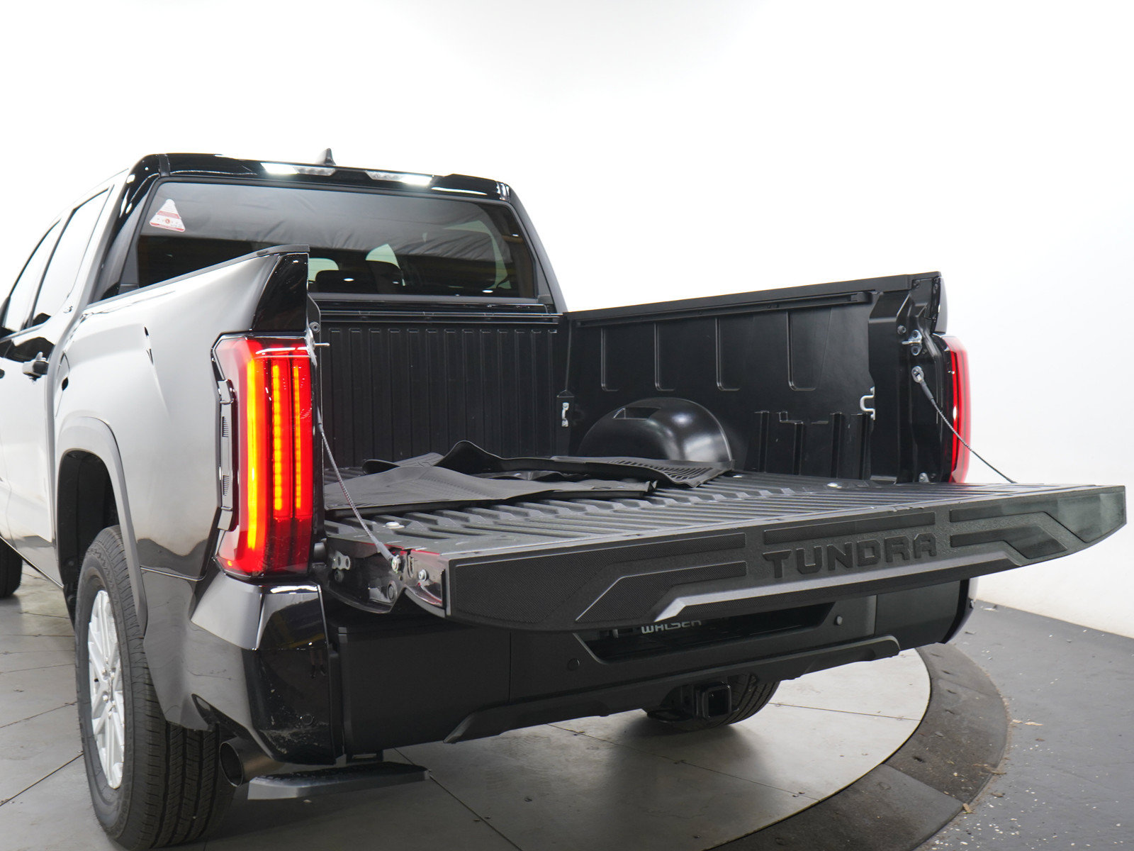 Used 2026 Toyota Tundra SR5 w/ SR5 Convenience Package AWD/4WD image 19