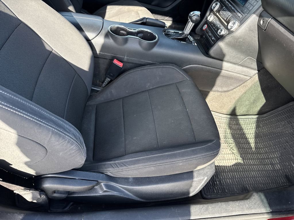 Used 2015 Ford Mustang Convertible image 12