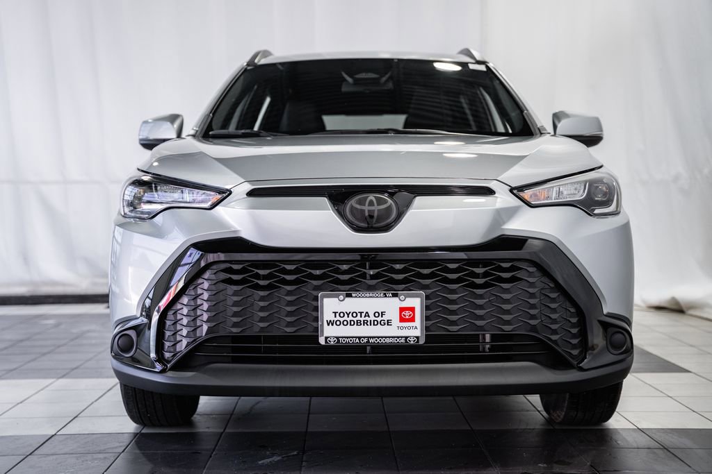 Used 2024 Toyota Corolla Cross SE image 2