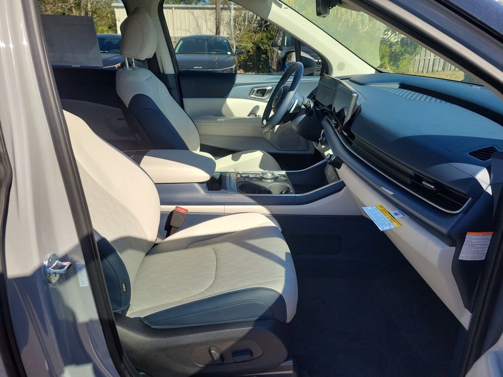 New 2026 Kia Carnival EX FWD image 7
