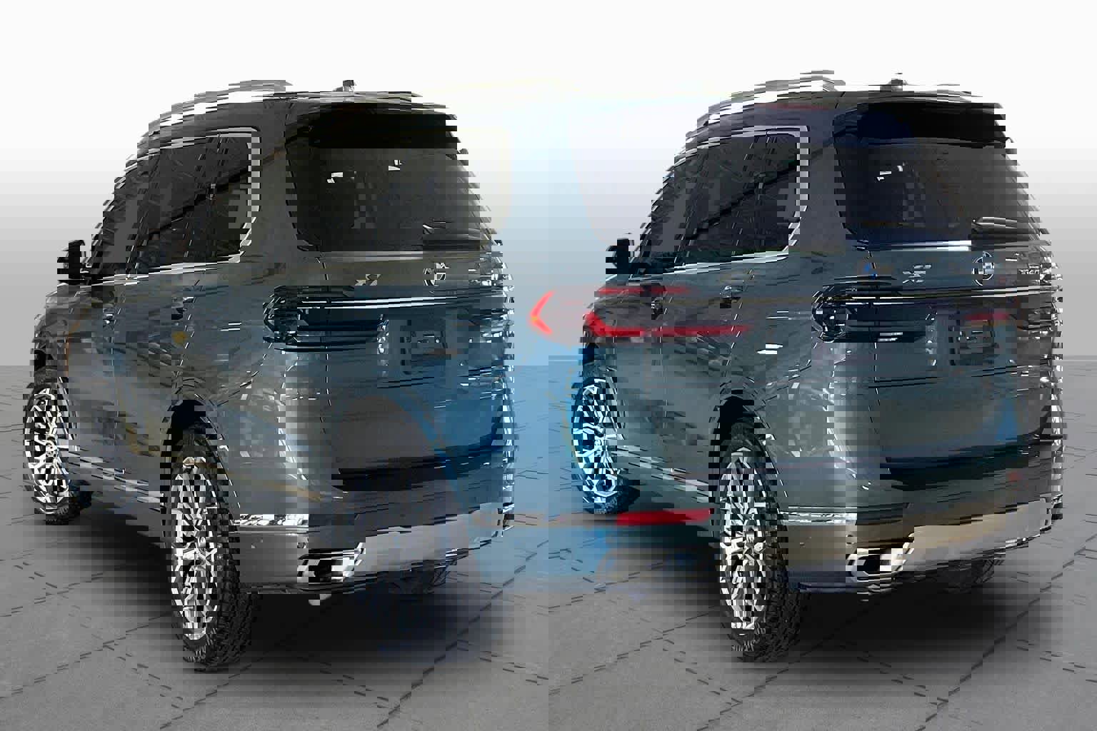 Certified 2025 BMW X7 xDrive40i image 11