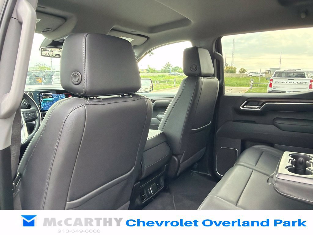 Used 2025 GMC Sierra 1500 SLT AWD/4WD image 18