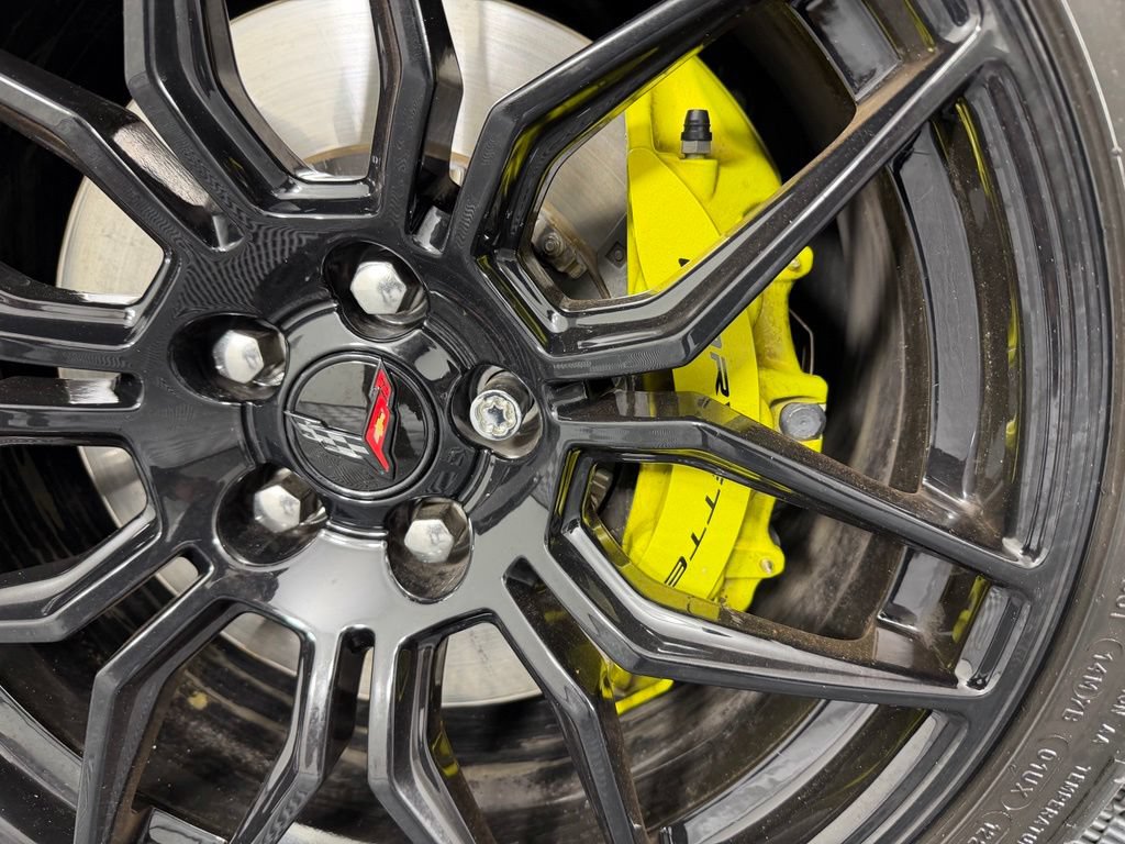 Used 2024 Chevrolet Corvette Z06 w/ Stealth Interior Trim Package RWD image 15