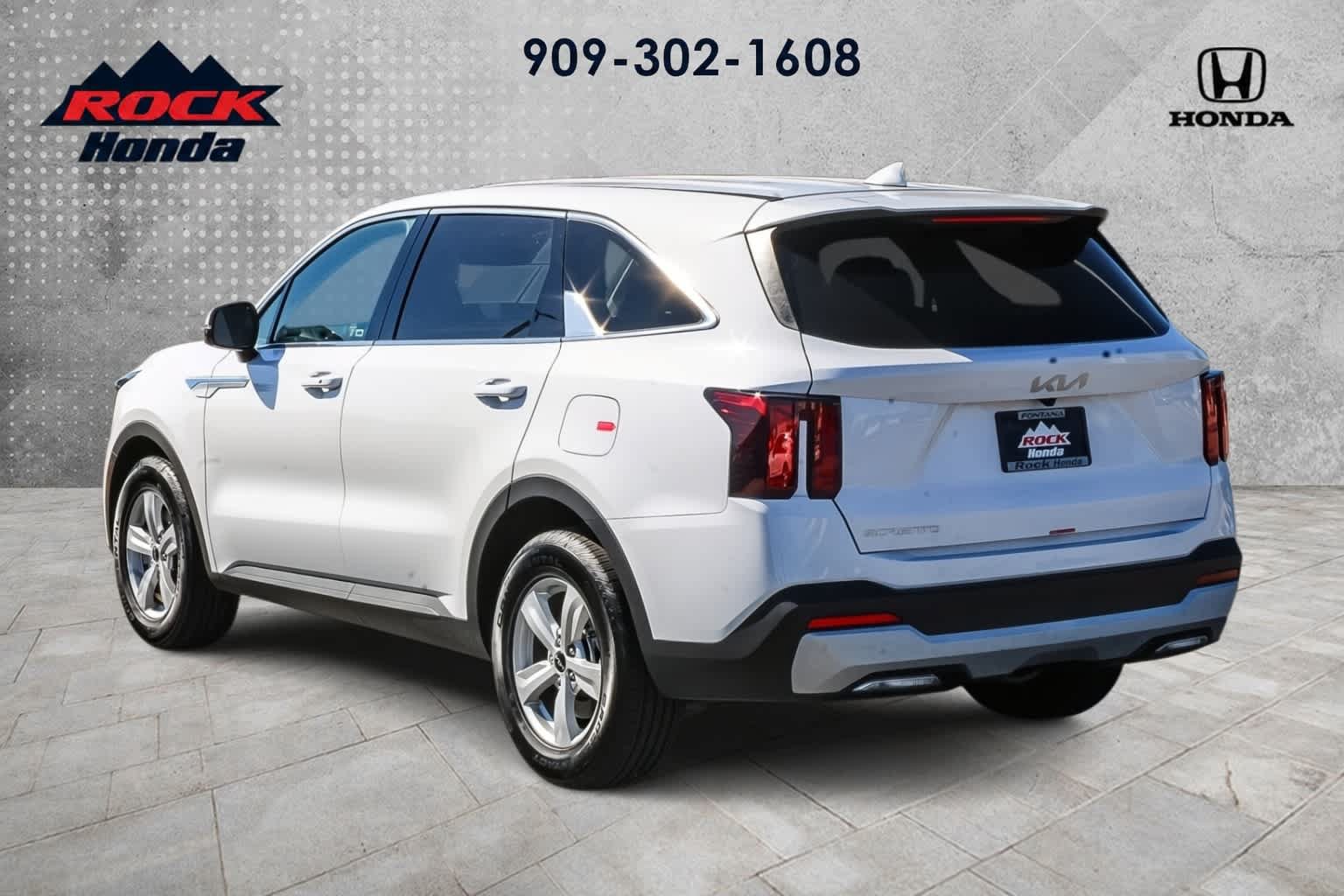 Used 2026 Kia Sorento LX FWD image 6