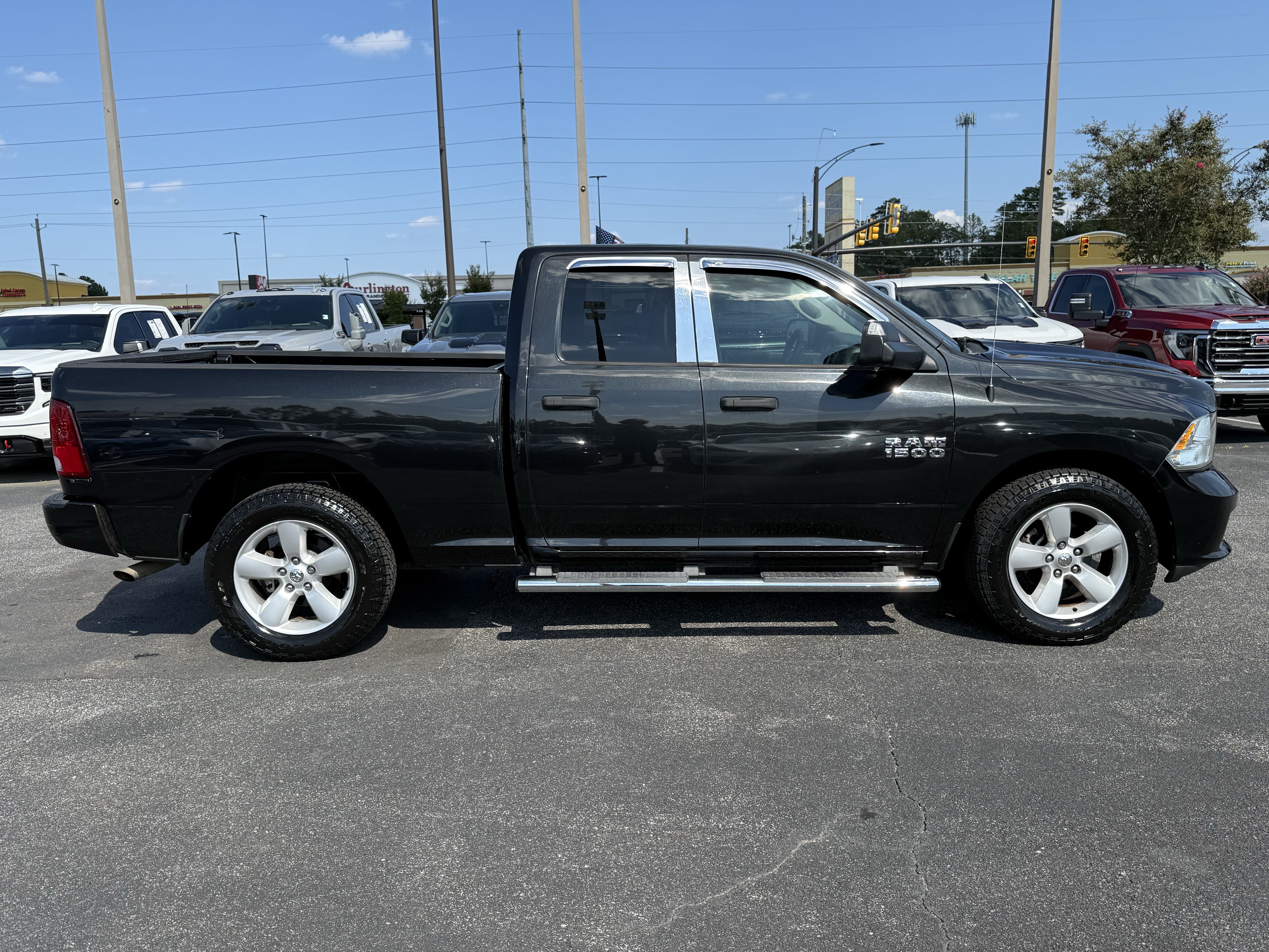 Used 2015 RAM 1500 Express RWD image 11