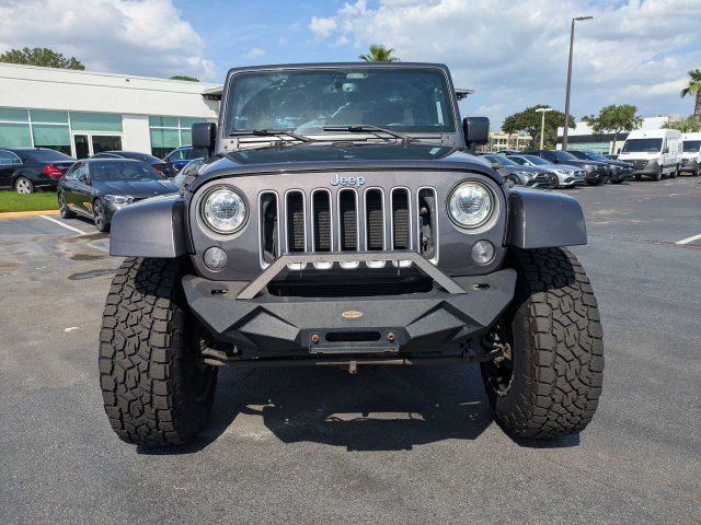 Used 2017 Jeep Wrangler Unlimited Sahara w/ Connectivity Group AWD/4WD image 11