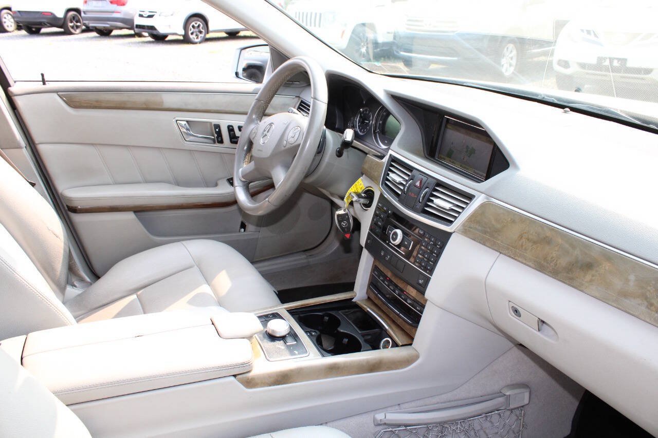 Used 2011 Mercedes-Benz E 350 4MATIC Sedan image 12