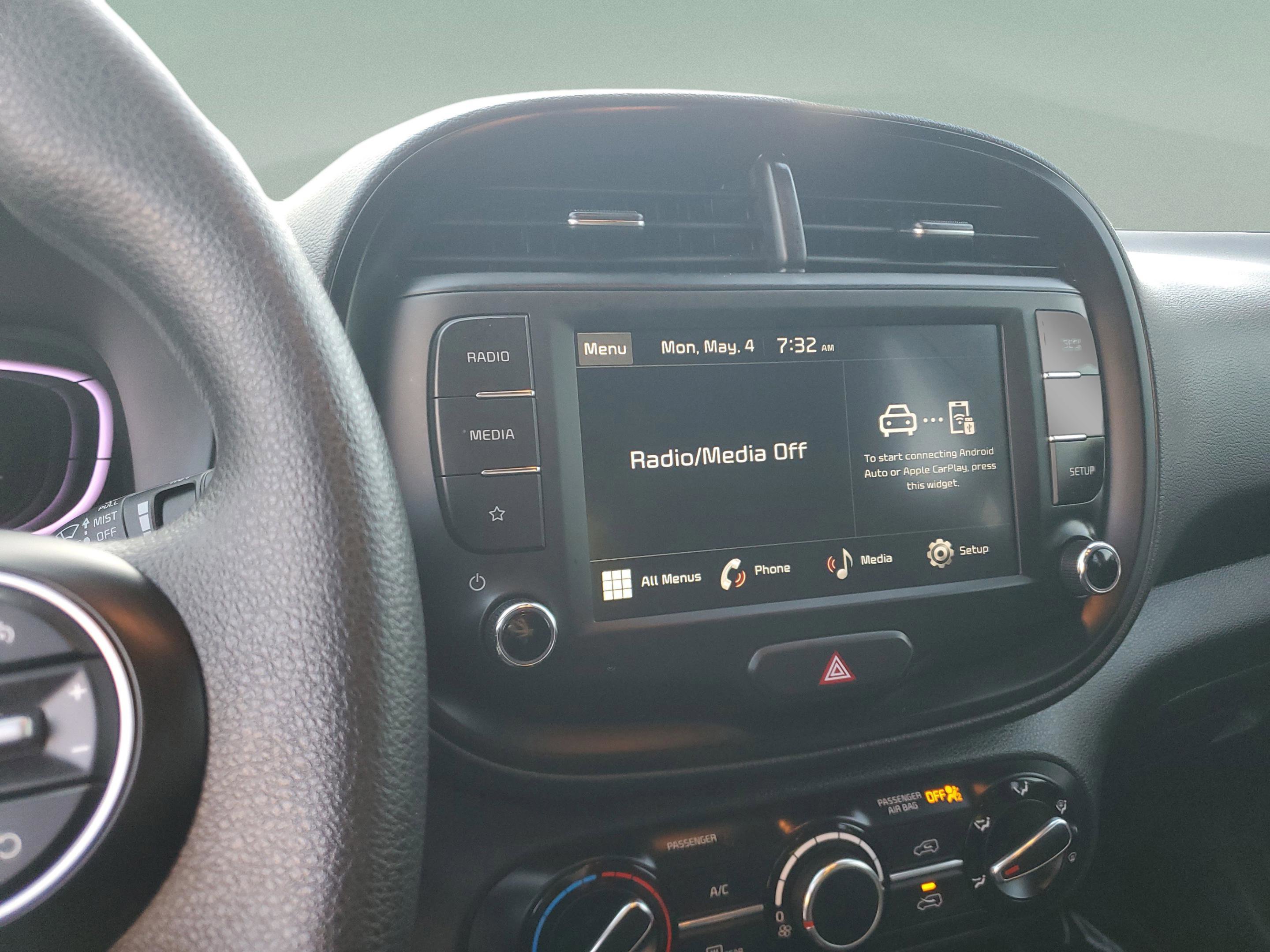 Certified 2025 Kia Soul LX w/ LX Technology Package FWD image 17