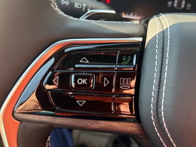 New 2025 Jeep Grand Cherokee Overland image 27