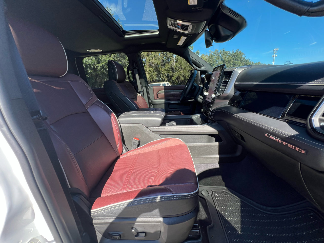 Used 2025 RAM 2500 Limited image 33