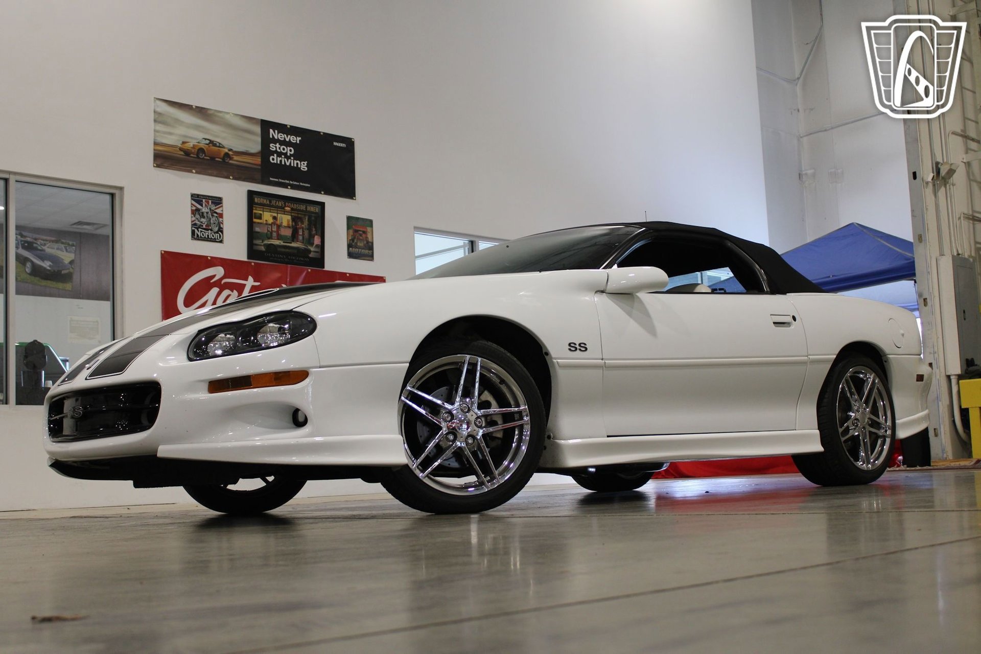 Used 2001 Chevrolet Camaro Z28 w/ SS Performance/Appearance Pkg RWD image 4