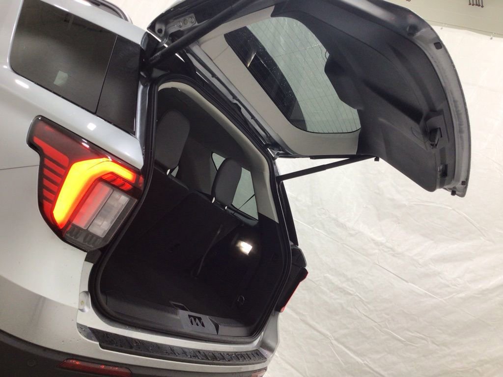 Used 2025 Ford Explorer Active w/ Active Comfort Package image 23