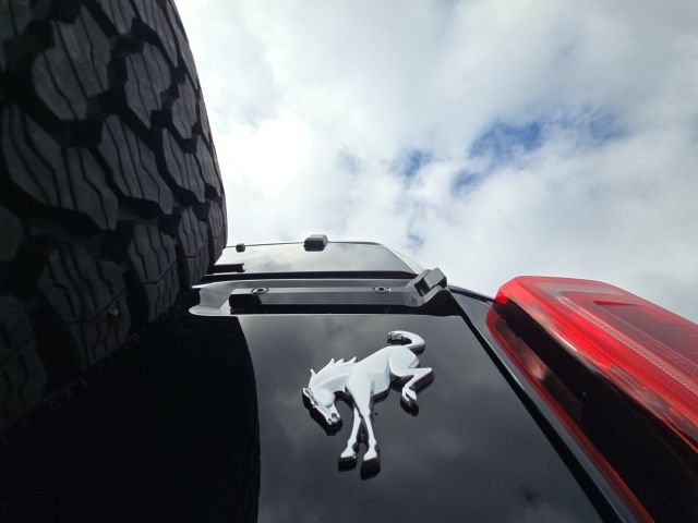 Used 2025 Ford Bronco Heritage Edition AWD/4WD image 12