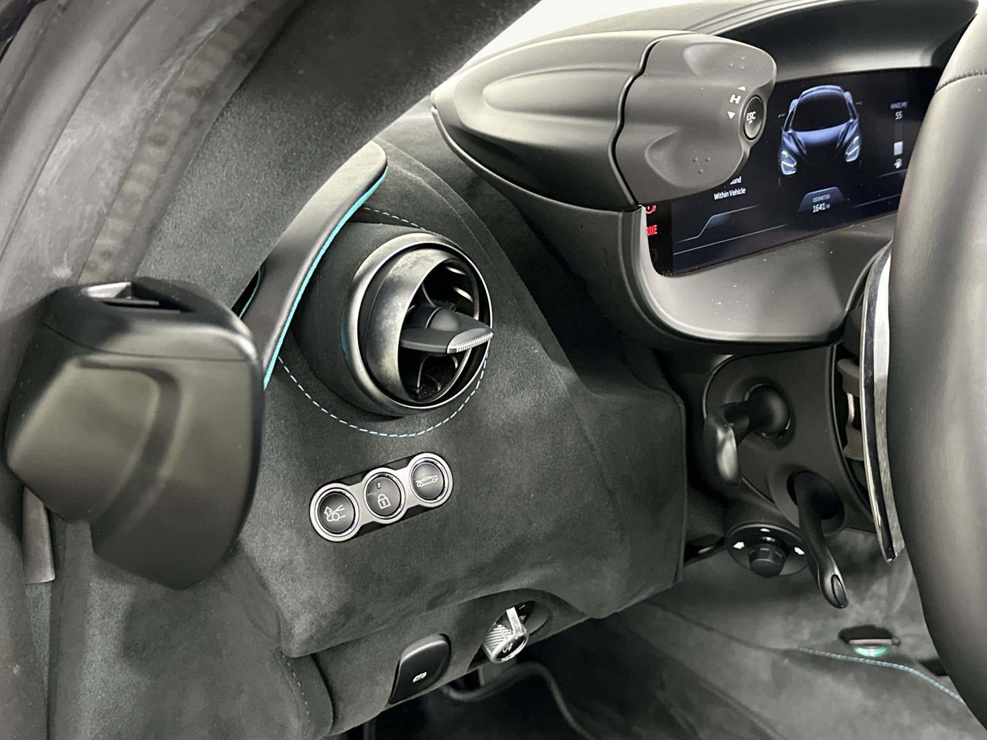 Used 2024 McLaren 750S Spider image 31