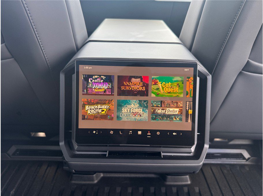 Used 2024 Tesla Cybertruck AWD Crew Cab image 40
