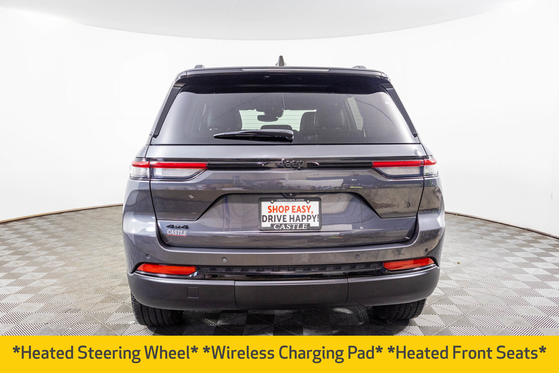 Used 2024 Jeep Grand Cherokee Laredo AWD/4WD image 19