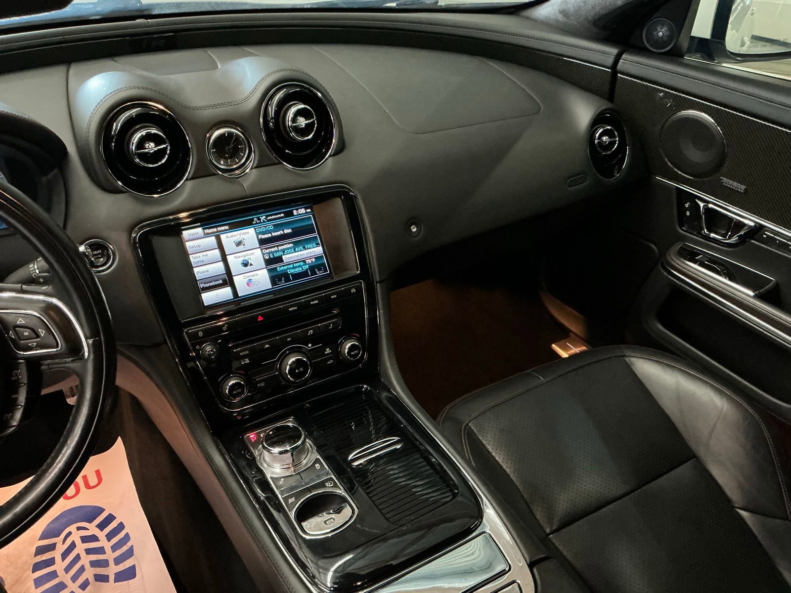 Used 2015 Jaguar XJ R LWB image 25