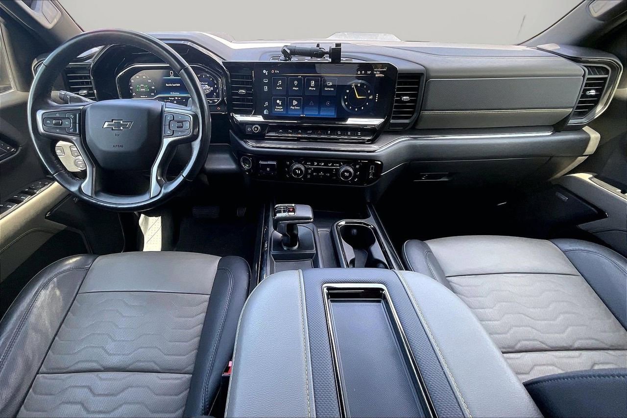 Used 2022 Chevrolet Silverado 1500 ZR2 w/ Technology Package image 16